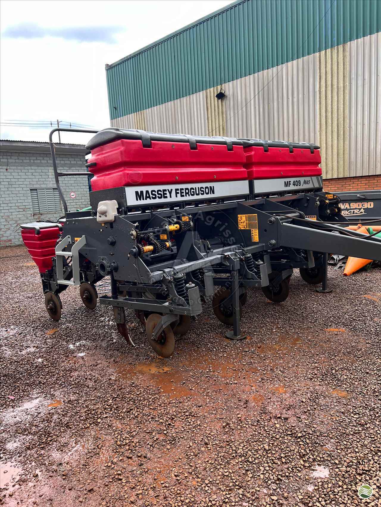 PLANTADEIRA MASSEY FERGUSON MF 409 Atacado Agrisser VACARIA RIO GRANDE DO SUL RS